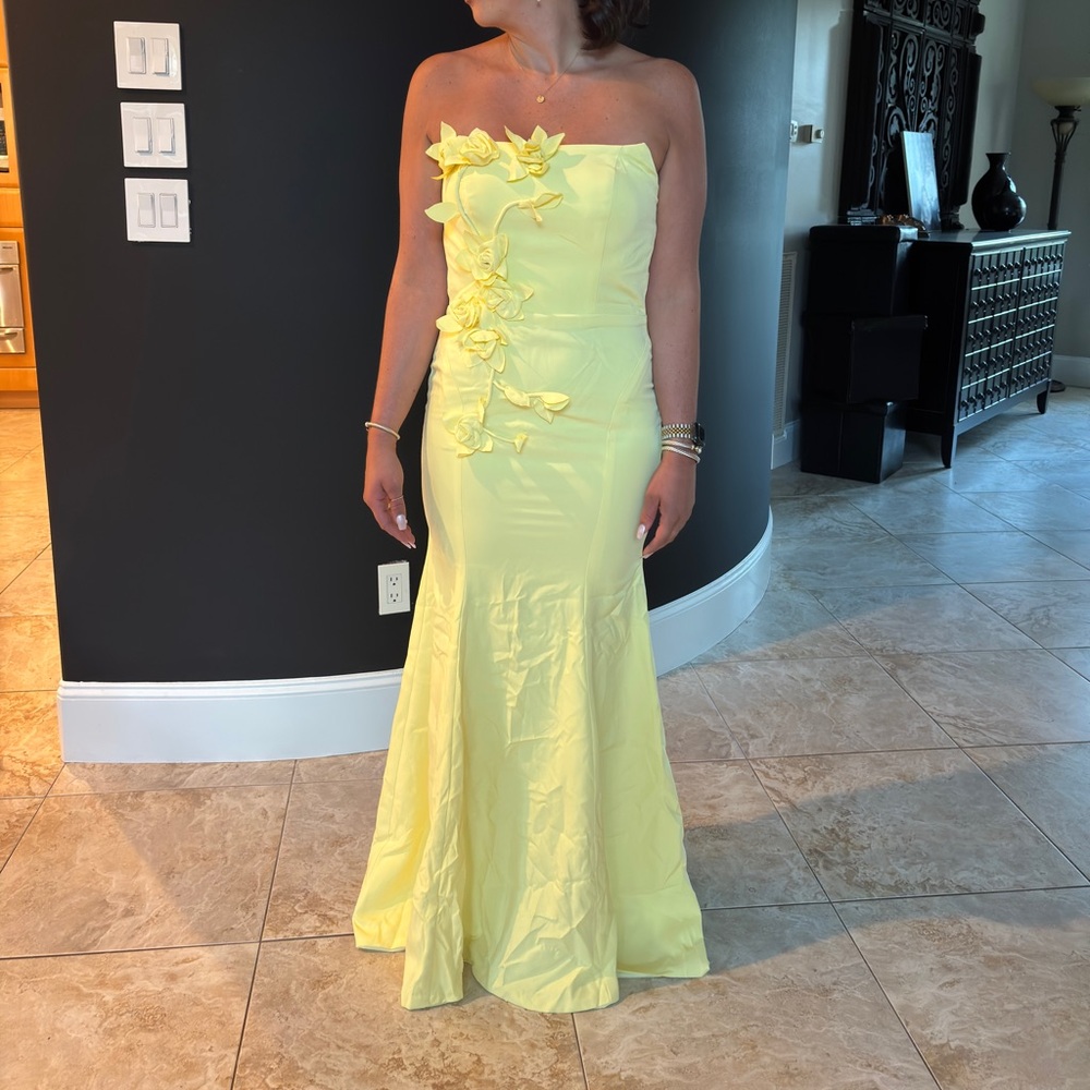 Elegant Yellow Strapless Dress